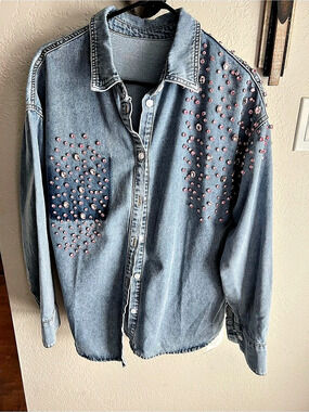 Embellished Denim-Style Shirt in Blue & Pink Size Large NWT